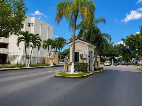 8870 Fontainebleau Boulevard Miami FL 33172