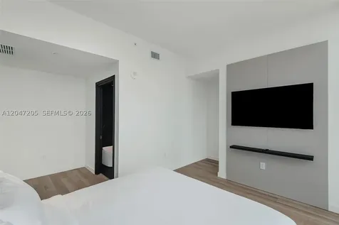 20 NE 11 Street Miami FL 33132