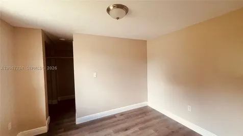 32 NE 169th Street North Miami Beach FL 33162