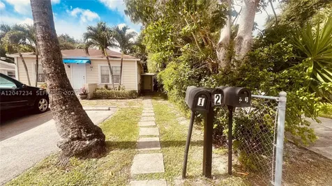 32 NE 169th Street North Miami Beach FL 33162