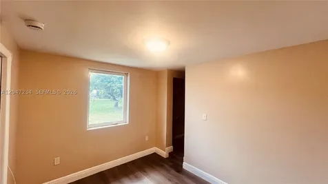 32 NE 169th Street North Miami Beach FL 33162