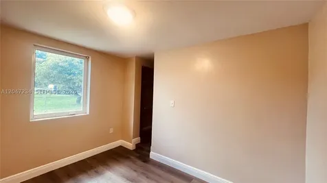 32 NE 169th Street North Miami Beach FL 33162