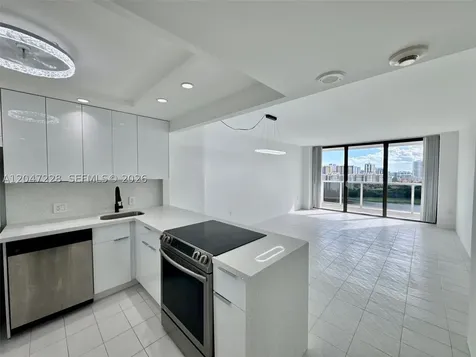 3675 N Country Club Drive Aventura FL 33180