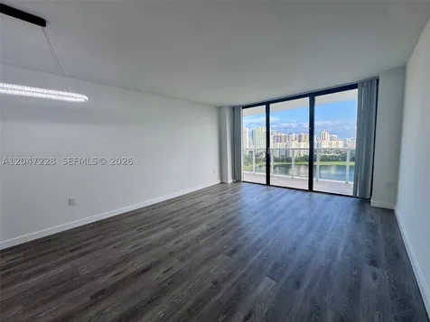 3675 N Country Club Drive Aventura FL 33180