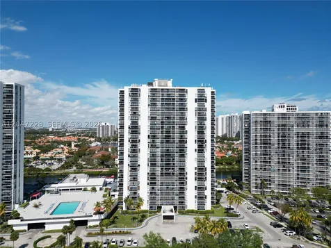 3675 N Country Club Drive Aventura FL 33180