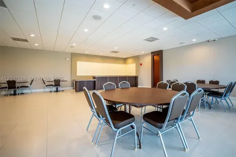3675 N Country Club Drive Aventura FL 33180