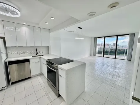 3675 N Country Club Drive Aventura FL 33180