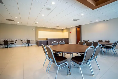 3675 N Country Club Drive Aventura FL 33180