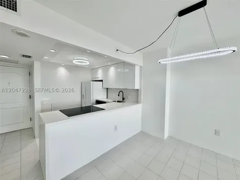 3675 N Country Club Drive Aventura FL 33180