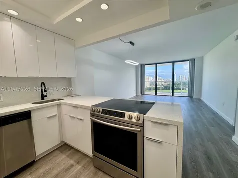3675 N Country Club Drive Aventura FL 33180