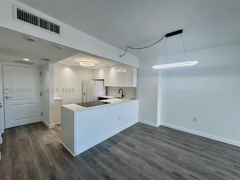 3675 N Country Club Drive Aventura FL 33180