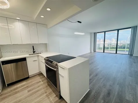 3675 N Country Club Drive Aventura FL 33180