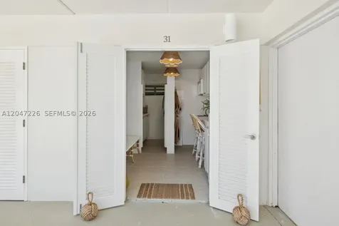 2899 Collins Avenue Miami Beach FL 33140