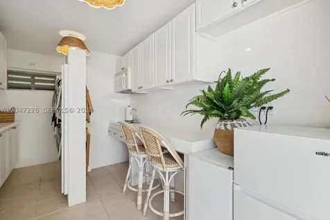 2899 Collins Avenue Miami Beach FL 33140