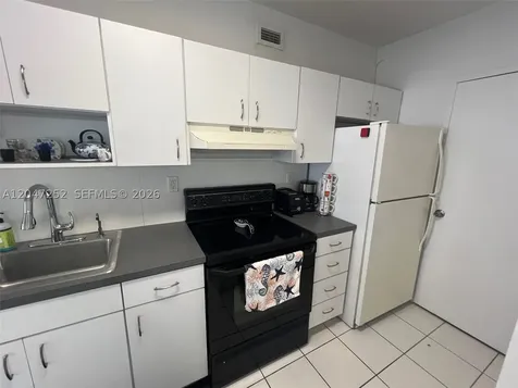 100 Lincoln Road Miami Beach FL 33139