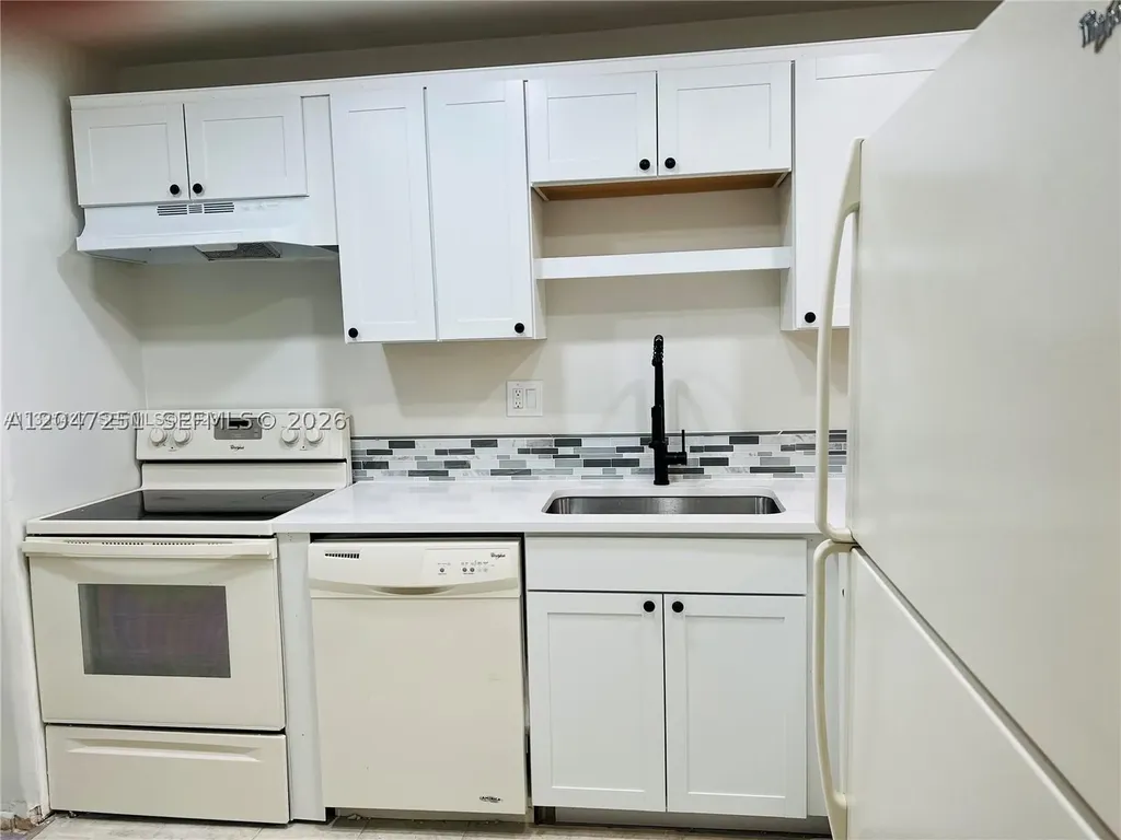 8025 S Colony Circle S Tamarac FL 33321