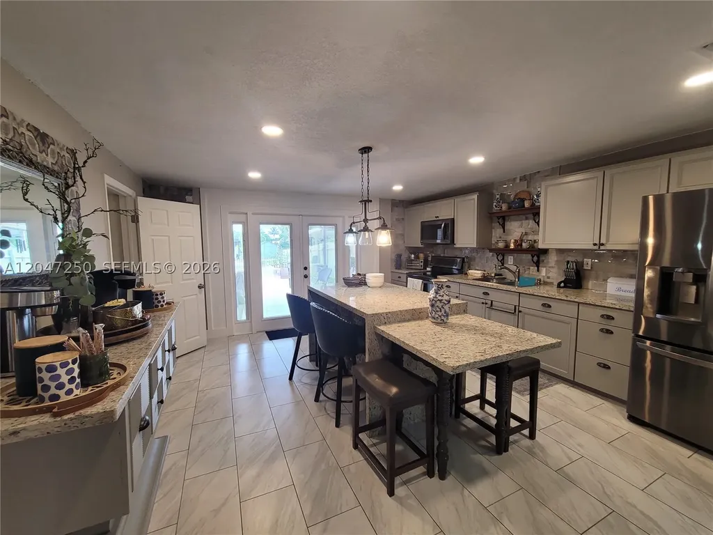 6691 W 15th Court Hialeah FL 33012