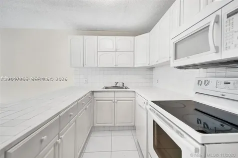 1228 West Avenue Miami Beach FL 33139