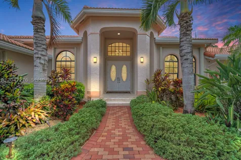 392 Coconut Circle Weston FL 33326