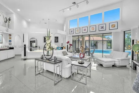 392 Coconut Circle Weston FL 33326