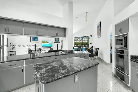 392 Coconut Circle Weston FL 33326