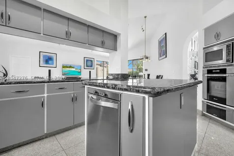 392 Coconut Circle Weston FL 33326