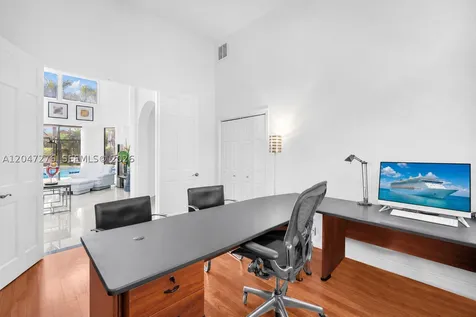 392 Coconut Circle Weston FL 33326