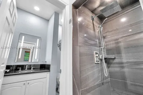 392 Coconut Circle Weston FL 33326