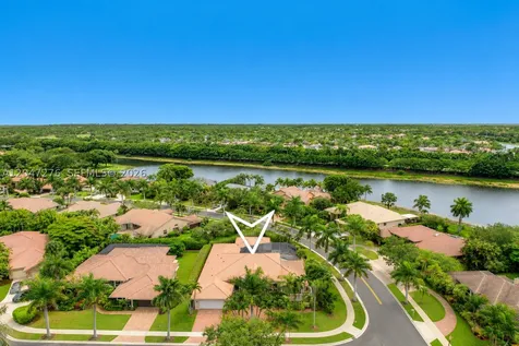 392 Coconut Circle Weston FL 33326