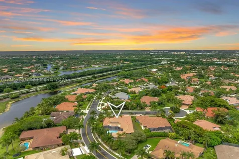 392 Coconut Circle Weston FL 33326