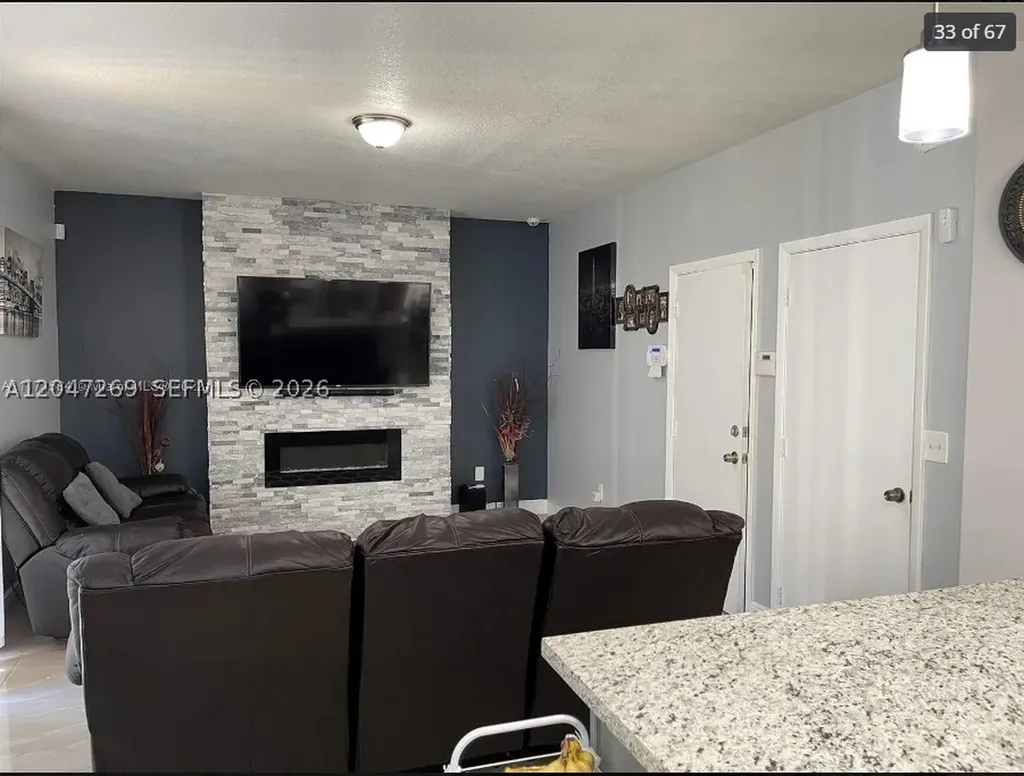 409 NW 87th Lane Coral Springs FL 33071