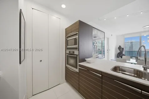 200 Biscayne Boulevard Way Miami FL 33131