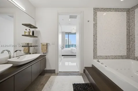 200 Biscayne Boulevard Way Miami FL 33131