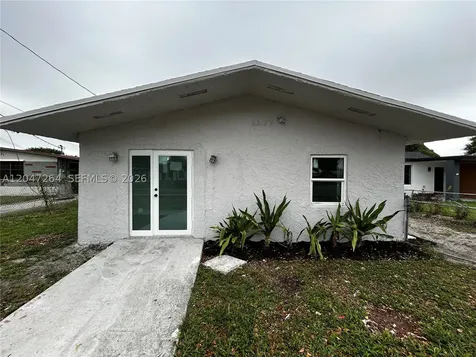 4429 SW 21st Street West Park FL 33023