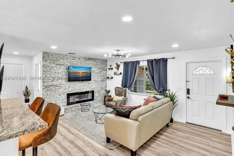 4633 SW 28th Avenue Dania Beach FL 33312