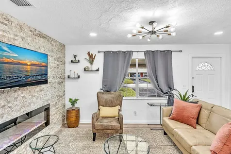 4633 SW 28th Avenue Dania Beach FL 33312