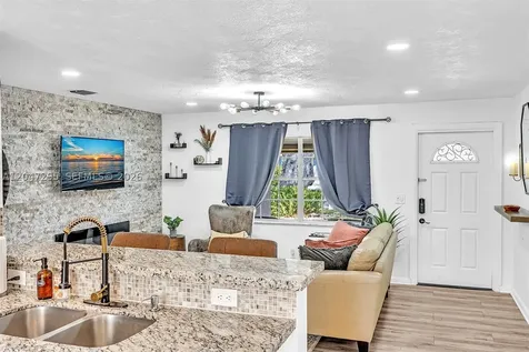 4633 SW 28th Avenue Dania Beach FL 33312