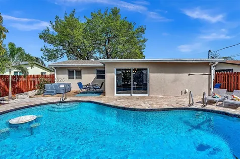 4633 SW 28th Avenue Dania Beach FL 33312