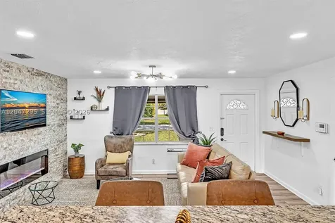 4633 SW 28th Avenue Dania Beach FL 33312