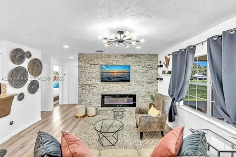 4633 SW 28th Avenue Dania Beach FL 33312