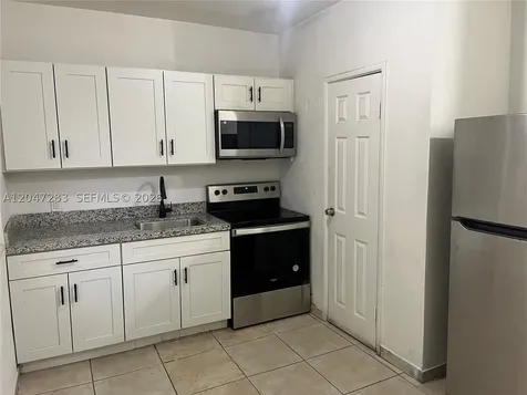 733 NW 4th Avenue Miami FL 33136