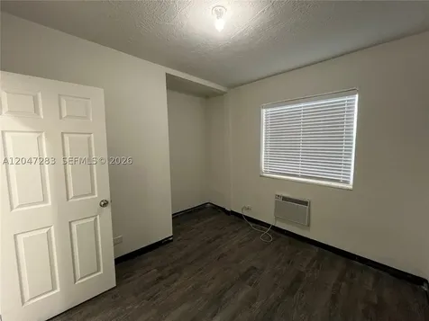 733 NW 4th Avenue Miami FL 33136