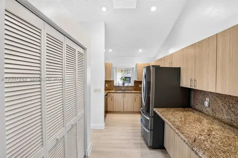 4495 NW 99th Avenue Sunrise FL 33351