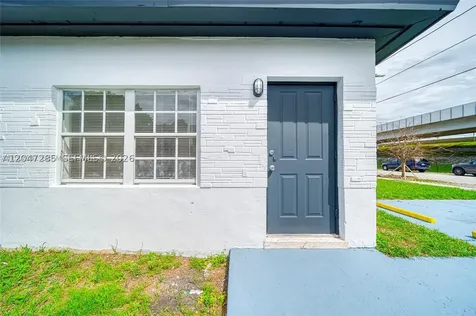 1747 NW 40th Street Miami FL 33142