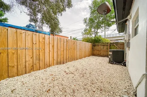 1747 NW 40th Street Miami FL 33142