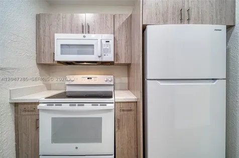 1747 NW 40th Street Miami FL 33142