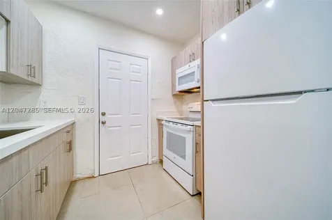 1747 NW 40th Street Miami FL 33142