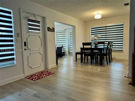 8537 NW 12th Street Plantation FL 33322