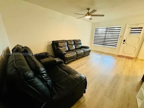8537 NW 12th Street Plantation FL 33322