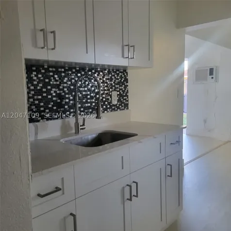715 SW 6th Street Dania Beach FL 33004